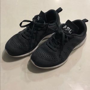 APL shoes